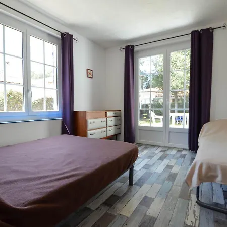 Prázdninový dům Maison 4 Pieces Au Centre De - 2 Chambres, Animaux Admis - Fr-1-705-34