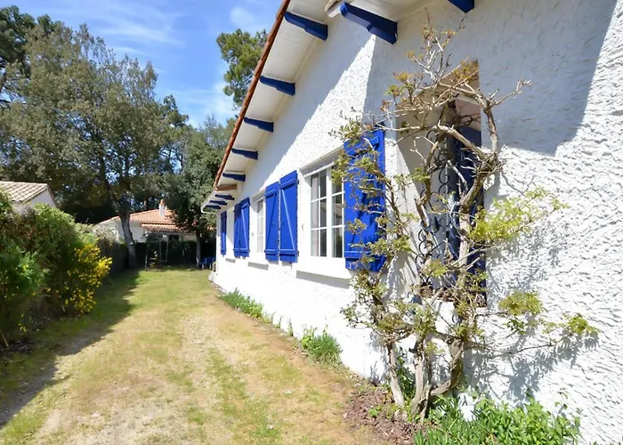 Holiday home Maison 4 Pieces Au Centre De La Palmyre - 2 Chambres, Animaux Admis - Fr-1-705-34 *