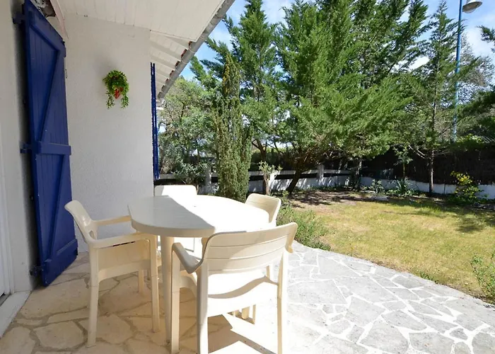 Holiday home Maison 4 Pieces Au Centre De La Palmyre - 2 Chambres, Animaux Admis - Fr-1-705-34